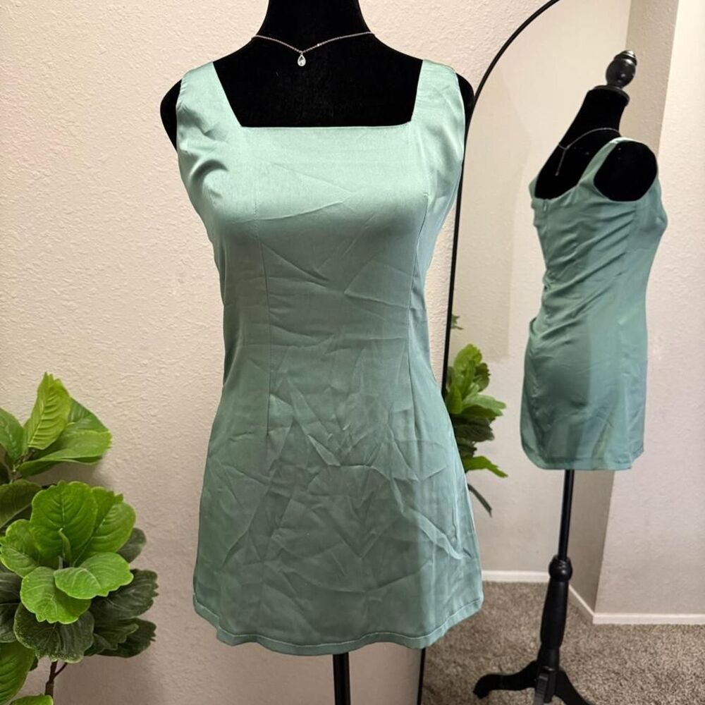 Source-unknown Women's Green and Blue Dress
